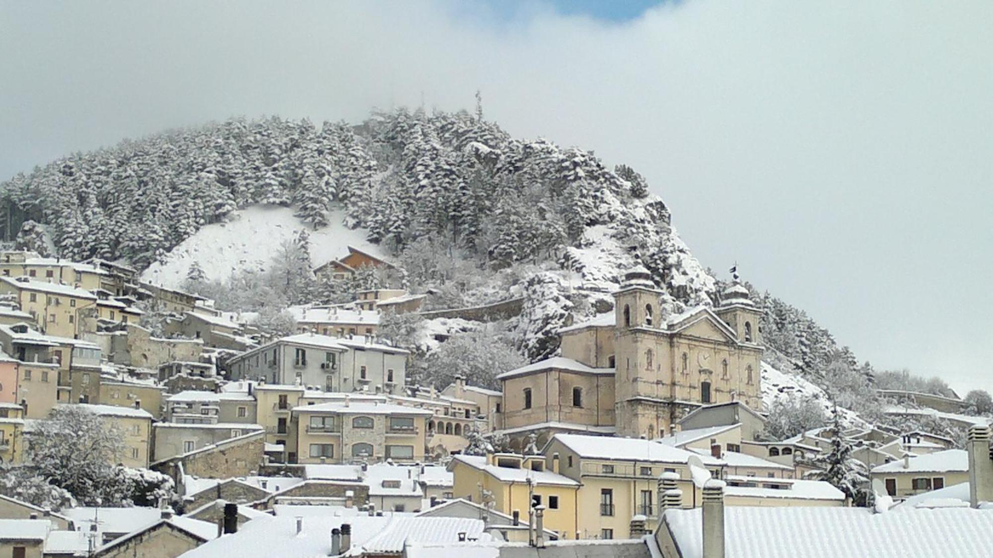 Albergo Corradetti Castel Di Sangro Dış mekan fotoğraf
